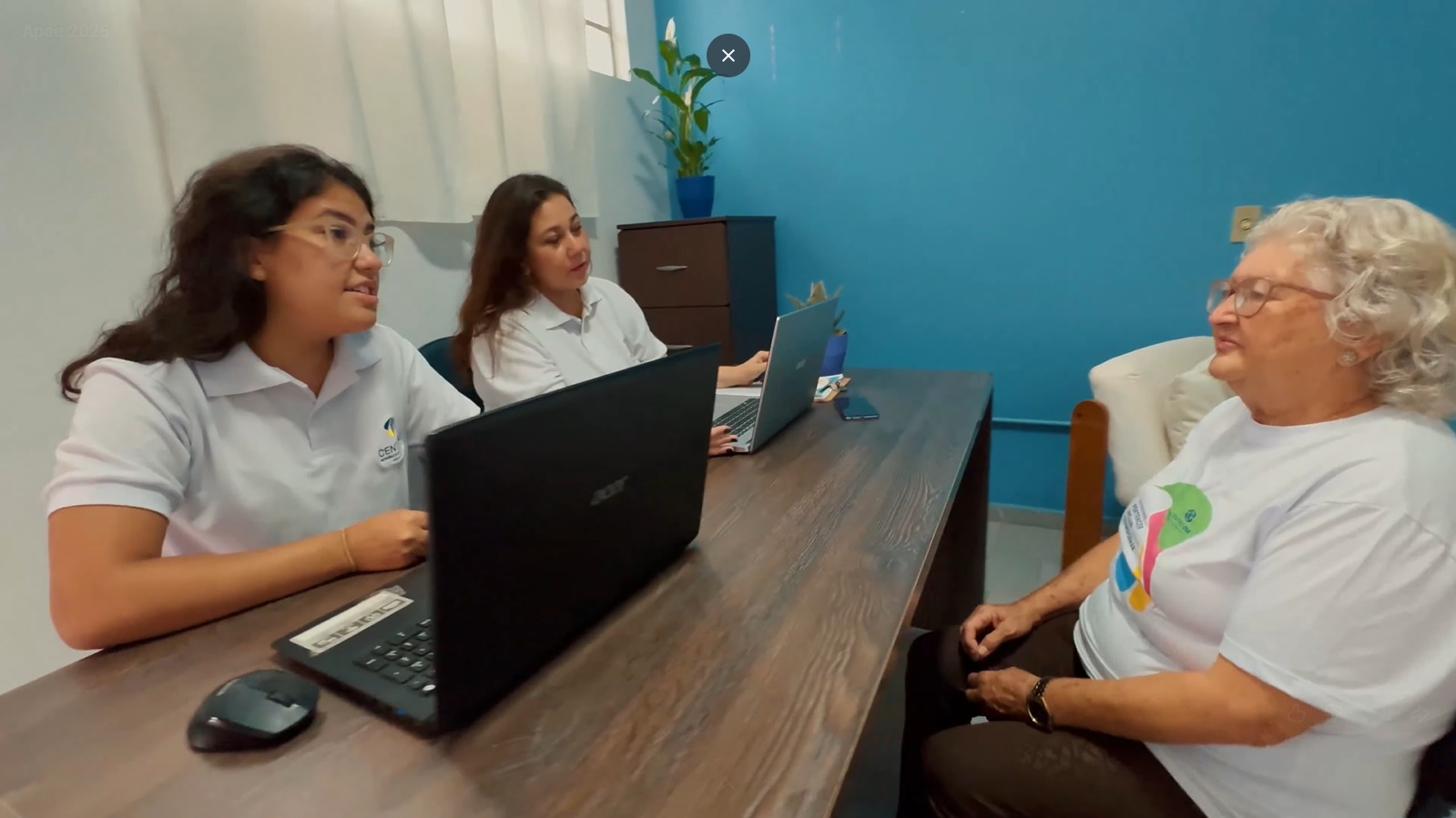 Atendimento técnico com família