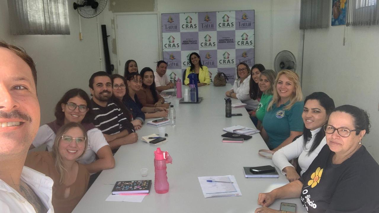 Reunião intersetorial com equipes da rede no CRAS de Tatuí