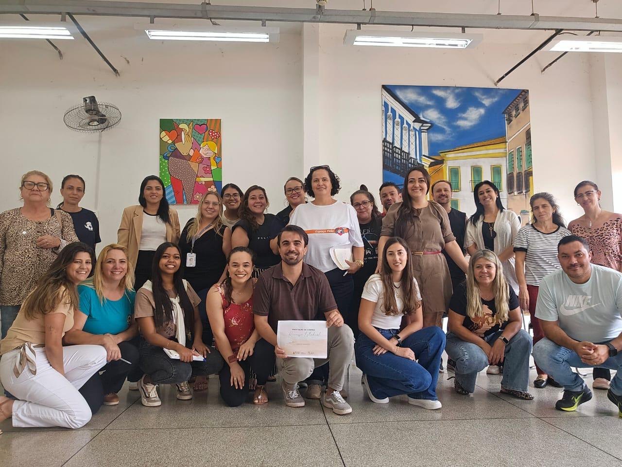 Encontro da equipe com profissionais da rede de proteção